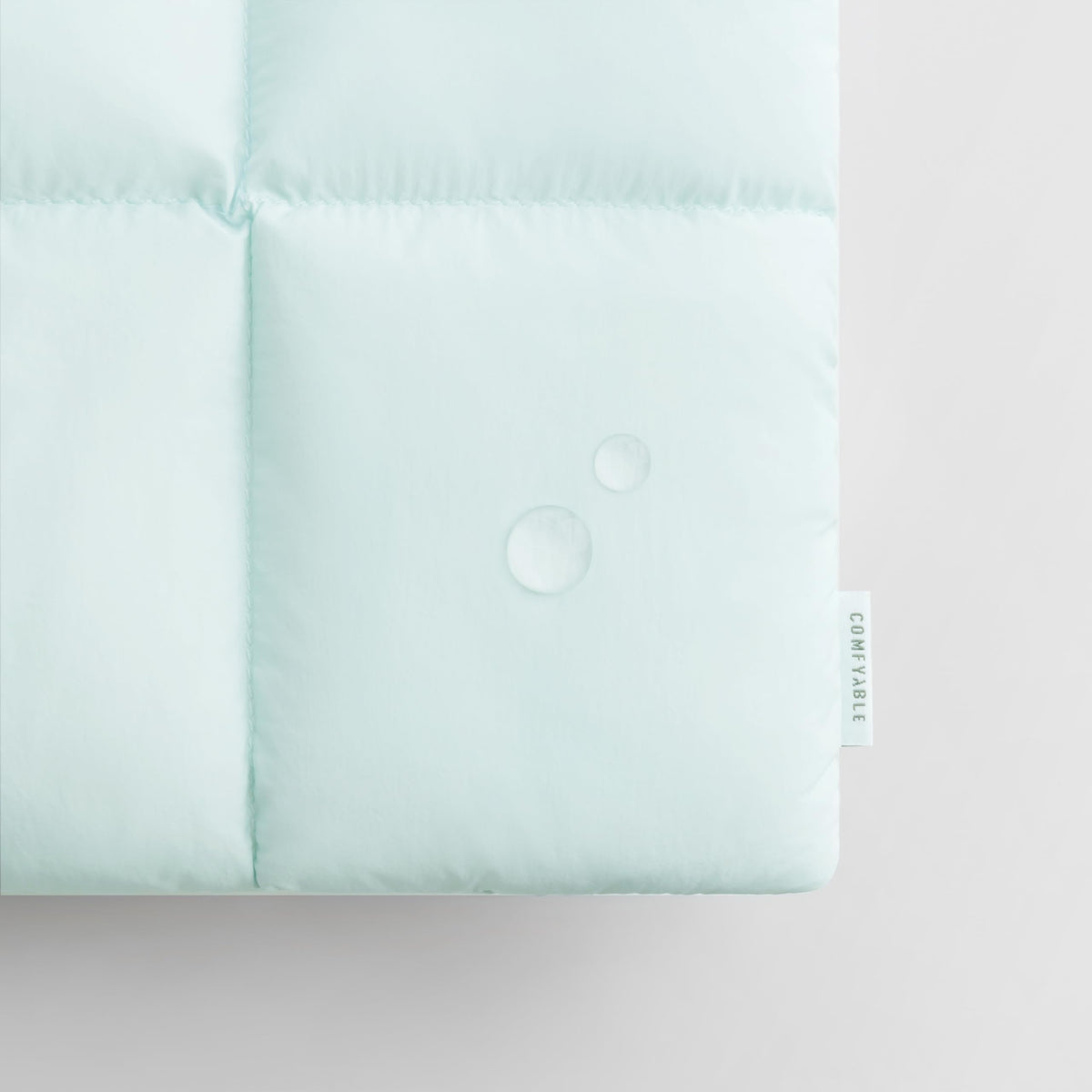 Lightweight Puffy Quilted Magnetic Laptop Sleeve